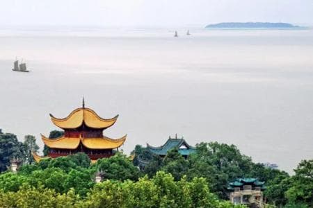 岳阳楼景区：洞庭湖畔的千年名楼