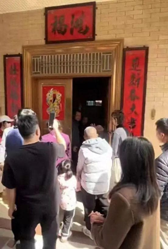 梁文锋慌了，Deepseek 很可能会改变世界