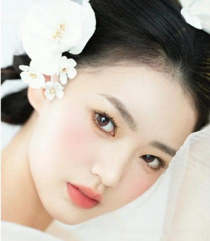 春日妆容科普！皙活护肤：按照这些步骤，打造自然清甜的春日妆容，娇俏又可人