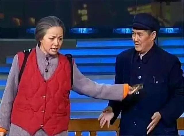 从“整”到“波棱盖”：赵本山宋丹丹小品里的东北话魅力