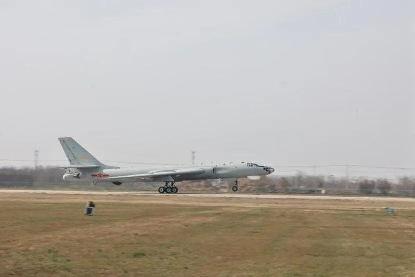周密准备精心实施，航空兵某团长航时训练圆满完成