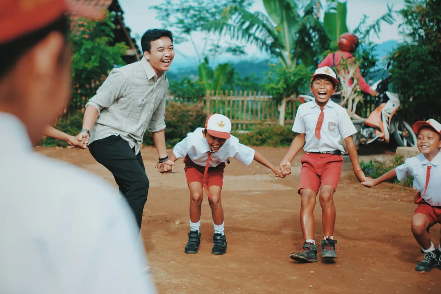 聚焦“小升初”教育，《小孩不笨3》8月16日全国上映