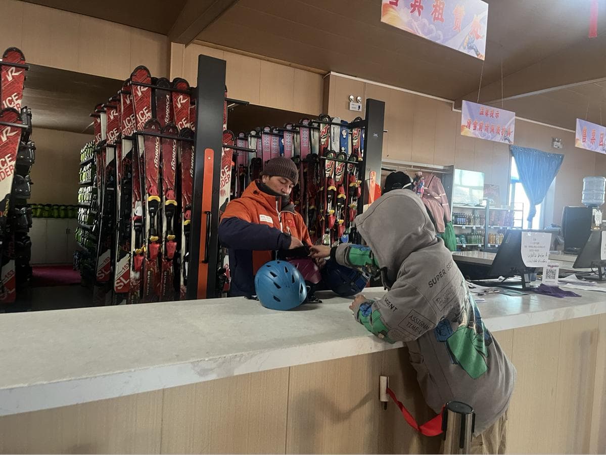 新疆文旅产业交出亮眼成绩单：2024年接待游客3.02亿人次，各项指标创历史新高