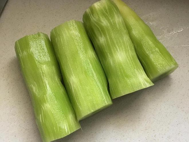 清炒莴苣丝：脆爽可口，家常美味快速呈现