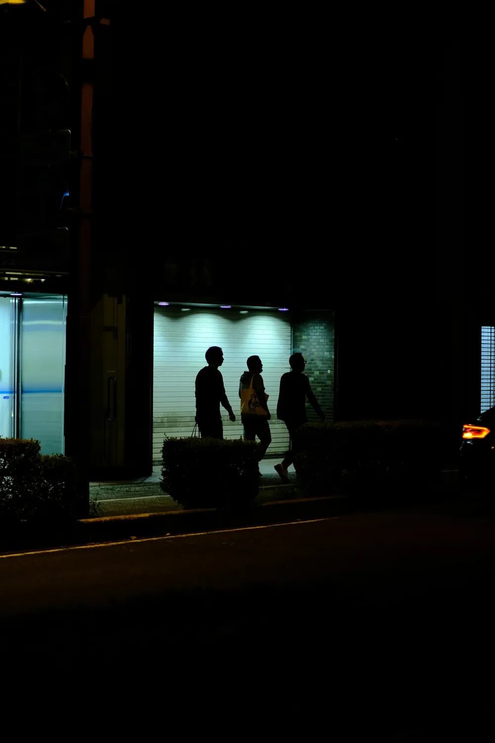 柳岩子宫肌瘤复发引误会，富豪侄子男友负债200万