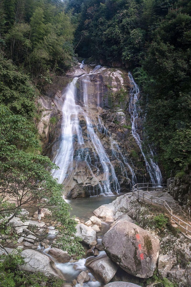 江西望仙谷：从废弃矿区到旅游胜地的华丽转身