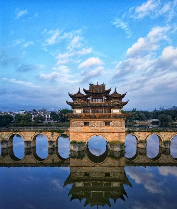 《国家地理》力荐的小众古城，比建水古朴，比大理宜居，却低调！