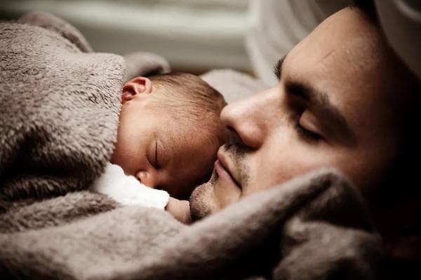 男性明明有乳腺，为什么不能给孩子喂奶？