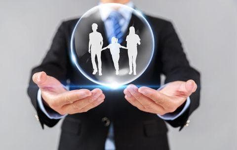 简述社会保险的特点、内容及基金来源