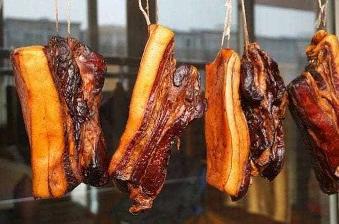 做酱油肉，比腊肉简单，酱香浓郁肥肉不腻，放一年不坏