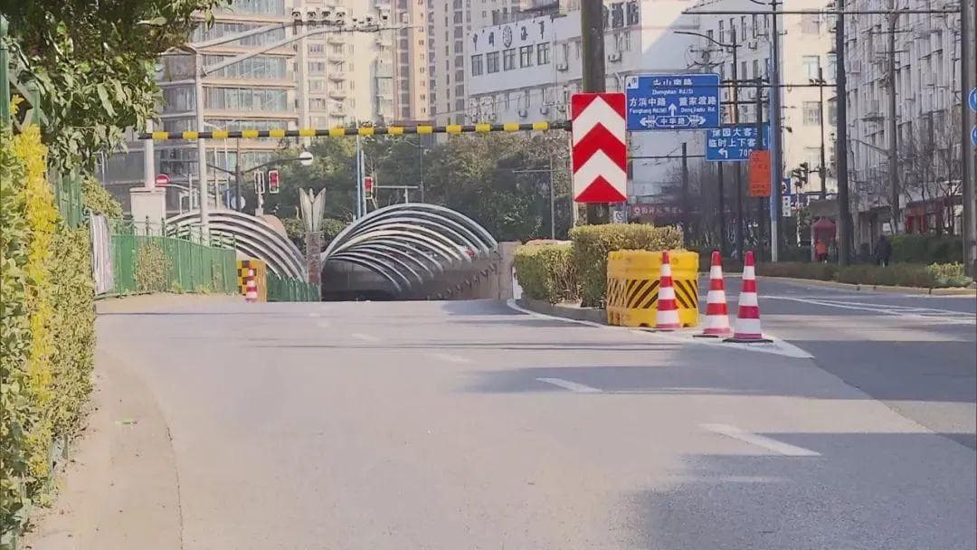 今天起，电动自行车深夜过江可走复兴东路隧道上层