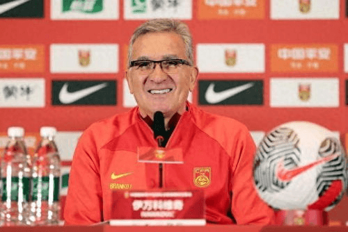 伊万科维奇执教下的国足2026世界杯备战攻略，战术革新与阵容调整深度解读