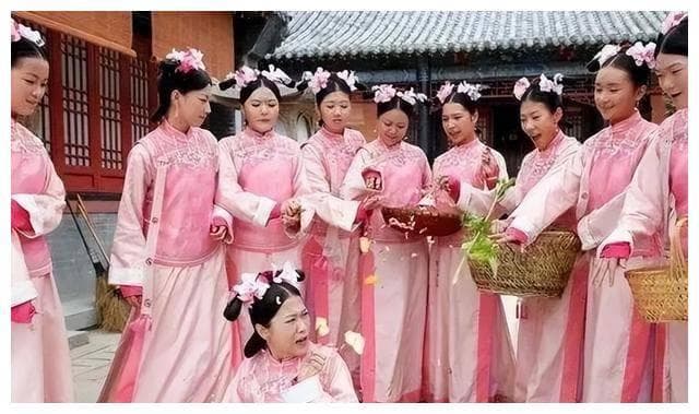 清朝宫女被放出紫禁城后，为什么连流浪汉都看不上？溥仪道出真相