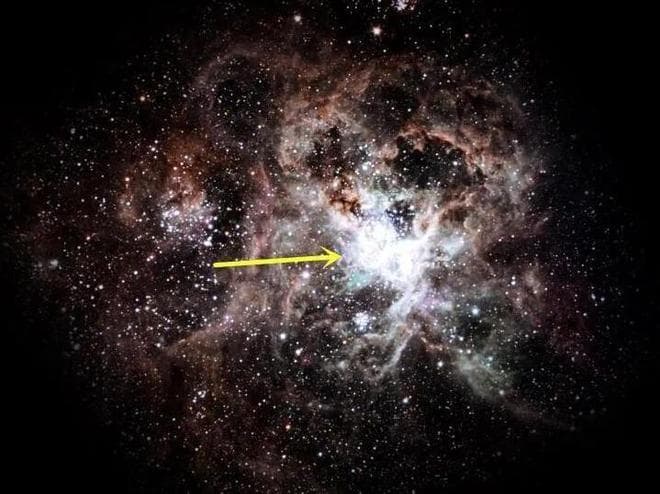 已知宇宙中最亮的天体，很可能是一个黑洞