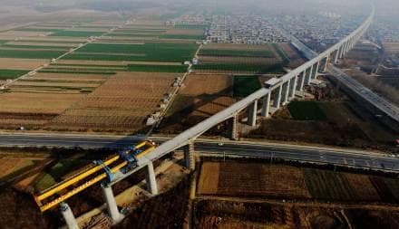 西成高速铁路：中国首条穿越秦岭的高铁