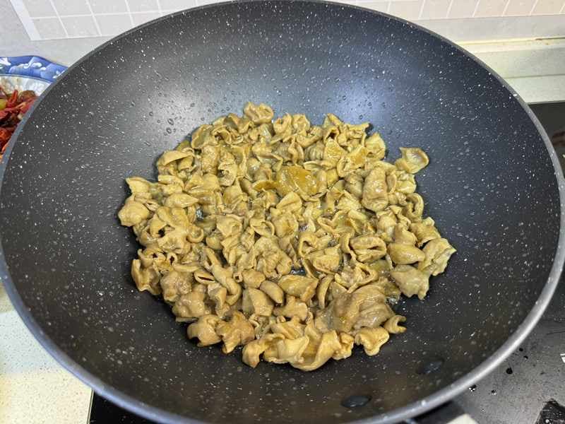 葱烧肥肠：传统美味的制作秘诀