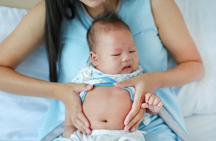 婴儿常见肠胃问题全解析：从肠绞痛到便秘，一文读懂六大症状及应对方法