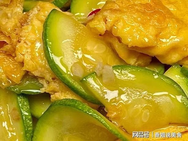 夏天适合吃低脂美食，比如这八道菜谱，热量低营养高，增强免疫力