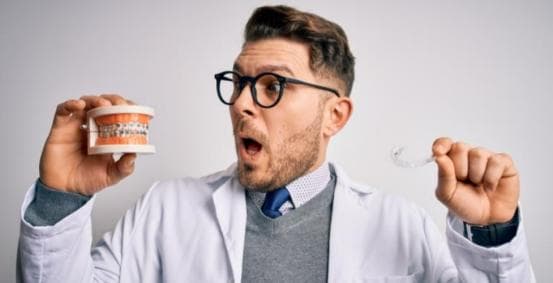 正畸中的关键一环，牙套怎么选？