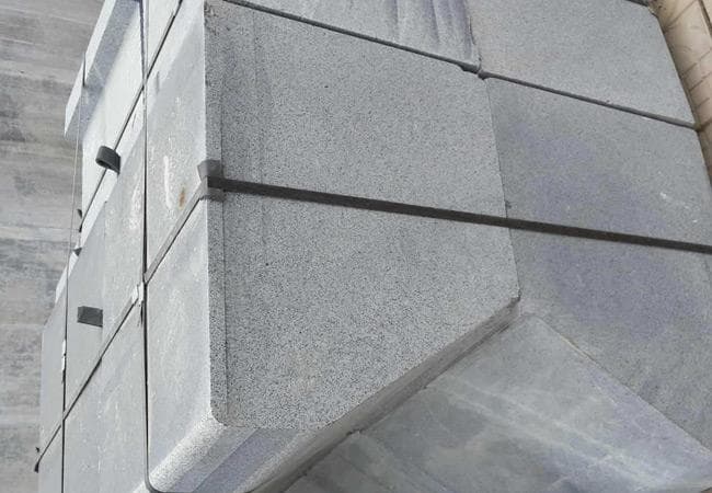 如果选建材，天然大理石、岩板、石英石有什么区别？