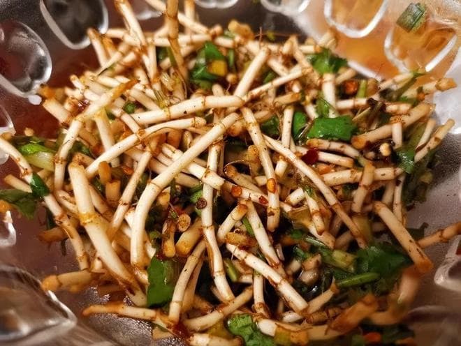 云贵川渝地区人民为何钟爱味道奇特的折耳根？探寻历史渊源