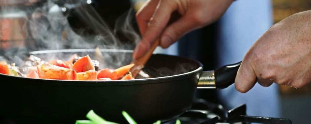 焯水的正确方法 烹饪前的必备步骤