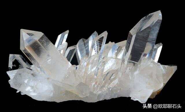 水晶、玛瑙、玉髓、碧玉、蛋白石都是石英质，如何分辨这些宝石？
