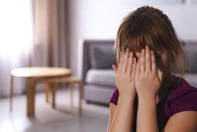青少年心理咨询：如何帮助14岁学生缓解情绪低落
