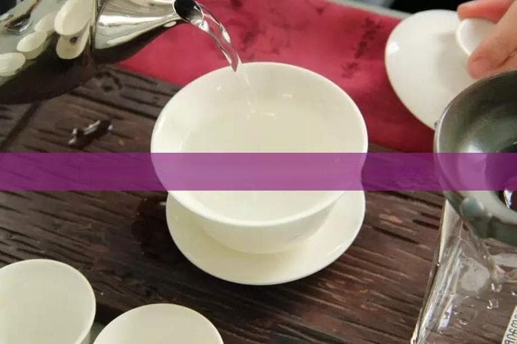 揭秘西双版纳：普洱茶的黄金产区与独特风味