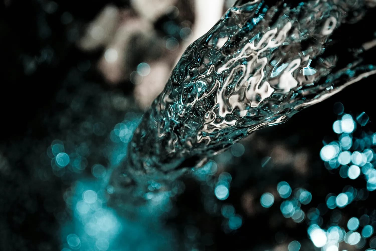 水瓶座跳槽指南：如何在新环境中获得赏识？