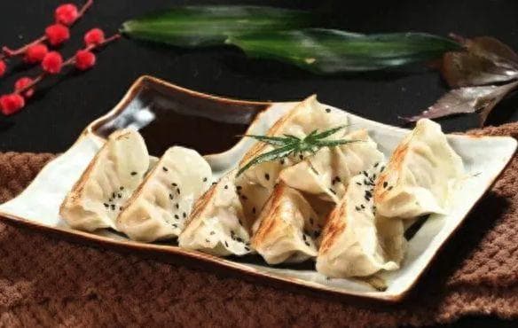 安徽美食地图：从三河米饺到徽州毛豆腐，十大地道小吃全攻略