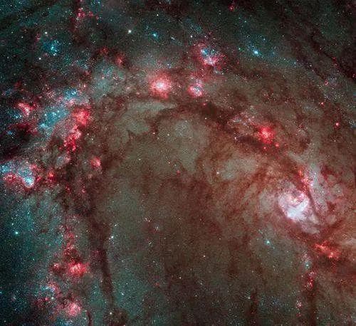 哈勃望远镜新视野：揭秘宇宙边缘与火星沙尘暴
