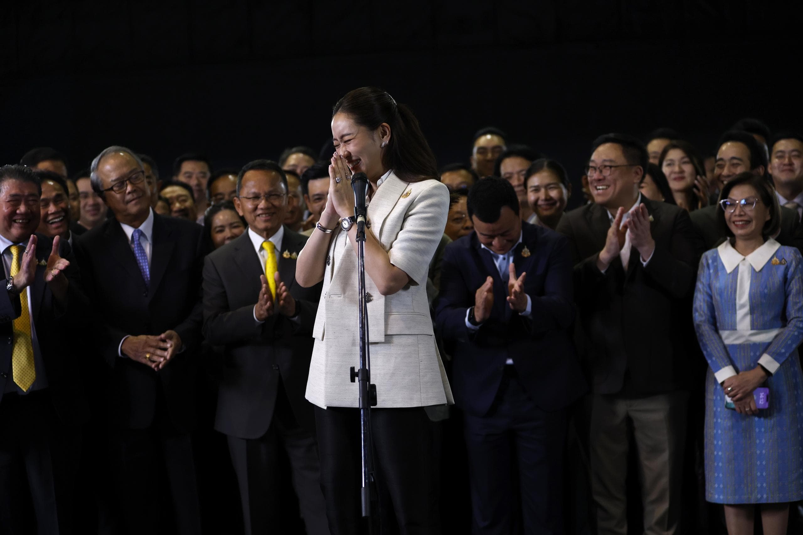 观察｜他信女儿、最年轻总理，标签之下佩通坦能否解泰国政坛困局？