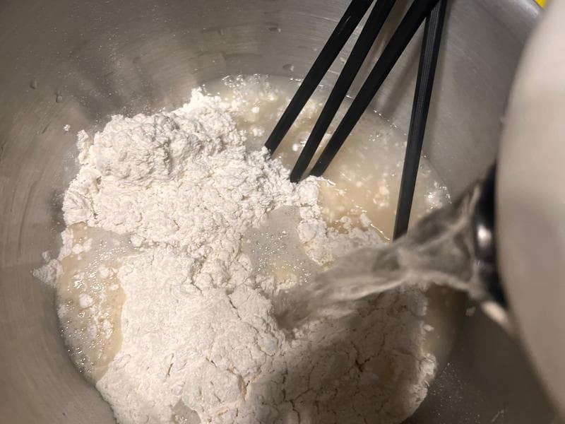 炸空心脆皮糖糕（黑芝麻流心馅）