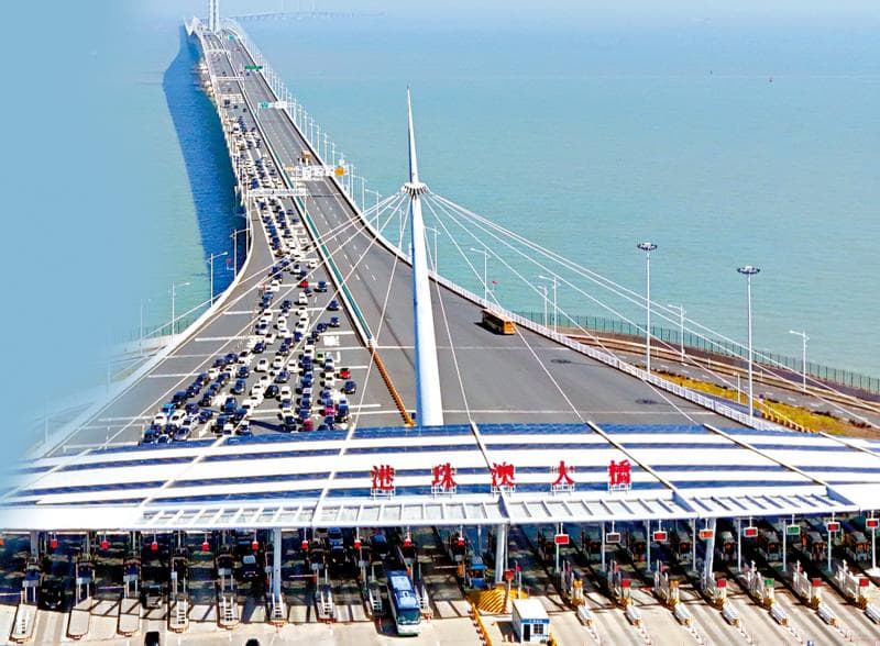 港珠澳大桥开通六年 成湾区物流大动脉