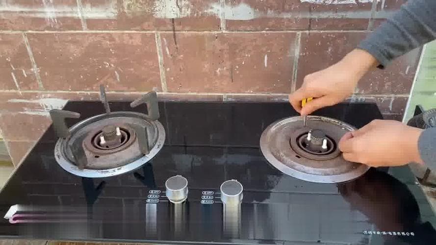 燃气灶故障了，保修服务能帮上忙吗？