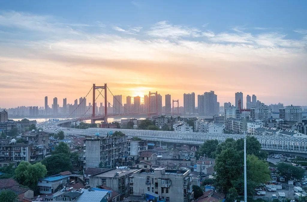 2024年重庆房地产市场深度分析：政策调控下的市场走向