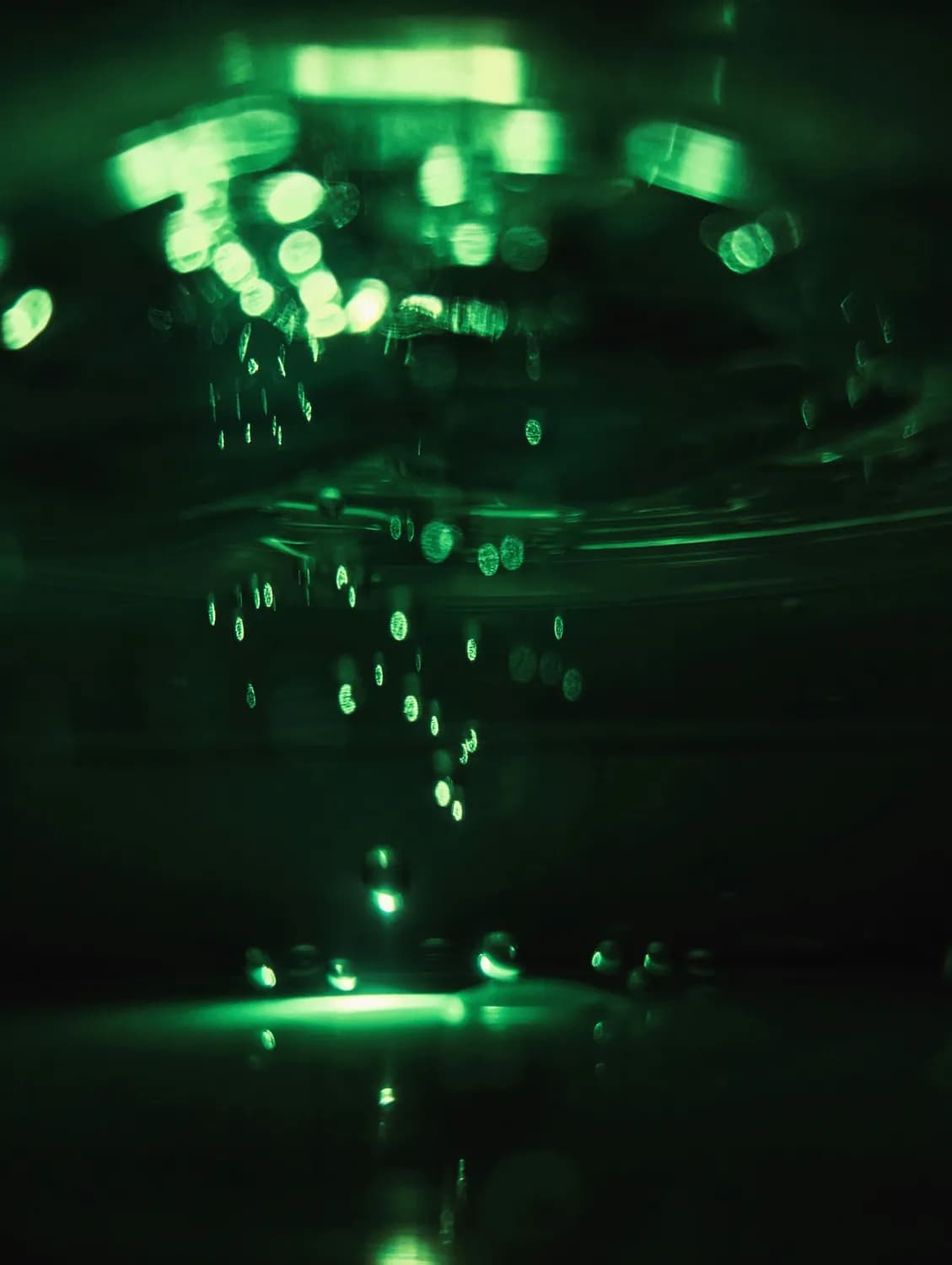 周易解梦：七绿的水背后隐藏的玄机