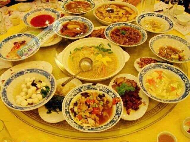 洛阳十大特色美食：从水席到银丝酥，尽显千年古都饮食文化