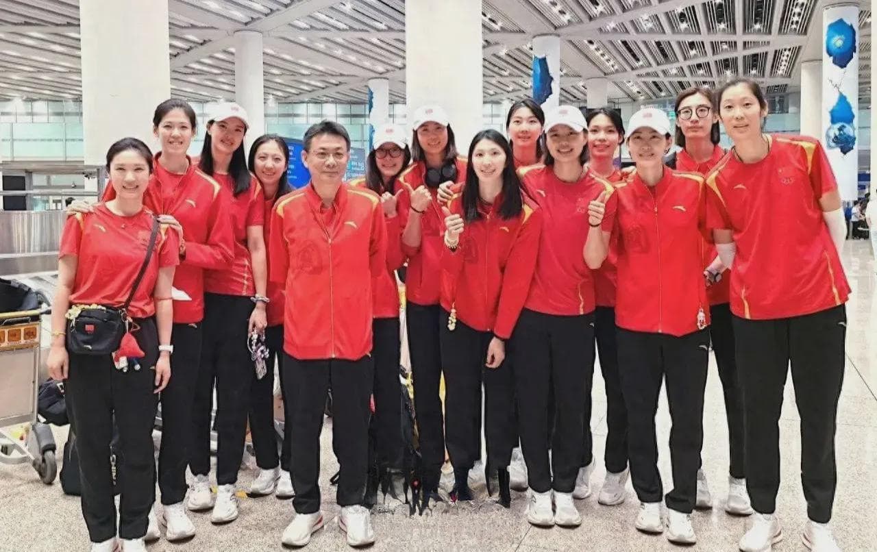 郎平点评中国女排：战术不当是败因，应培养新人