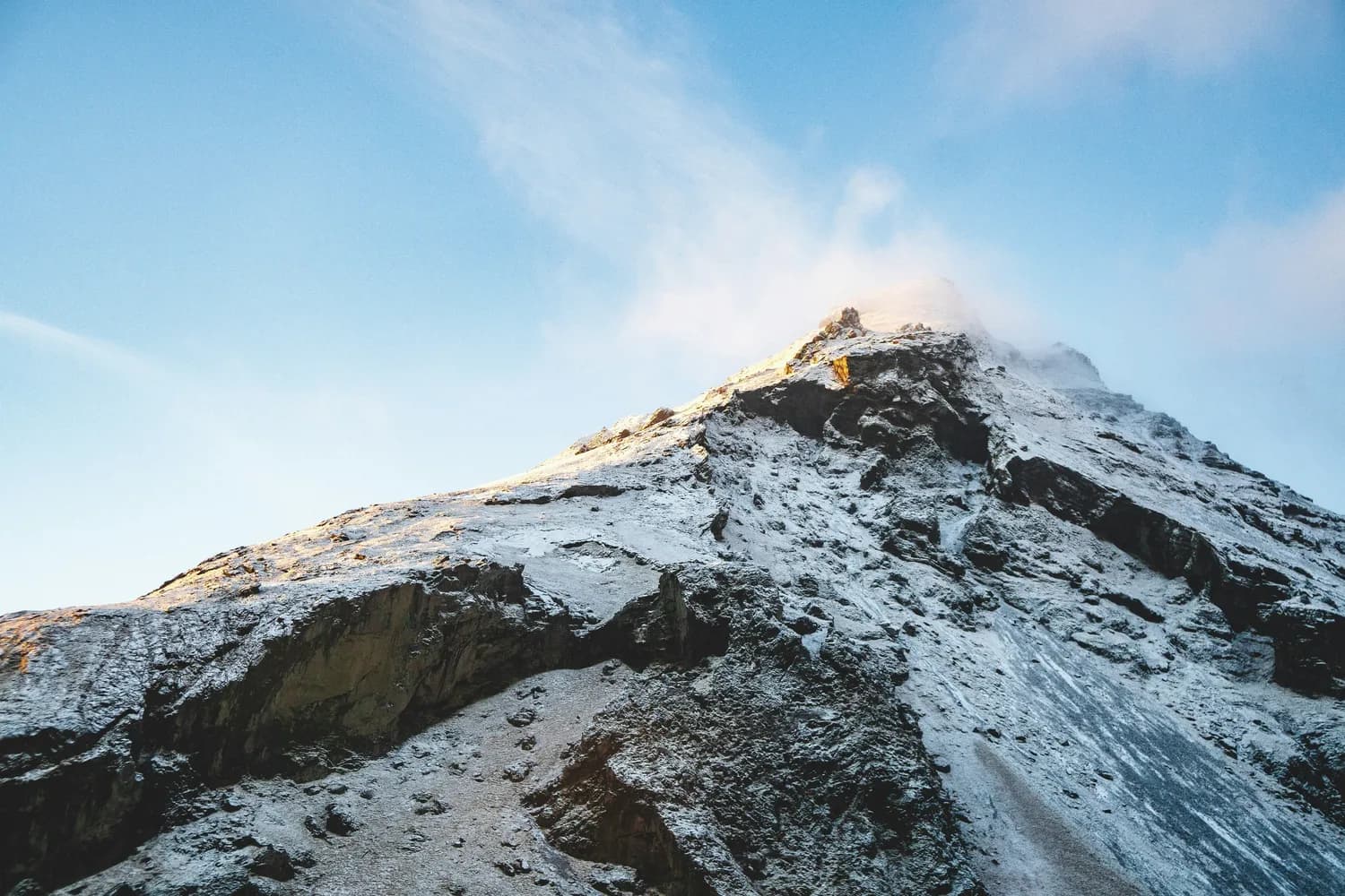 梵净山初雪佛光，人间仙境美不胜收！