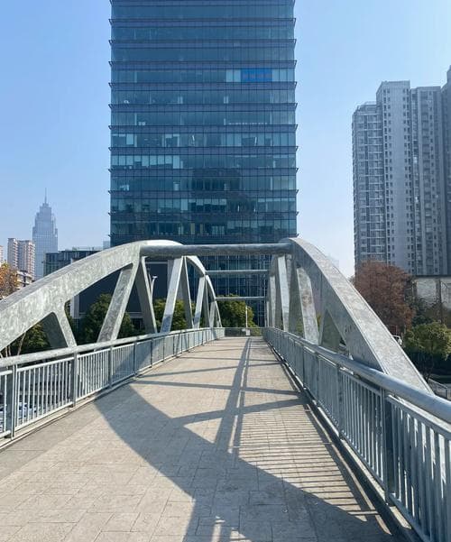 梦见过天桥是什么意思