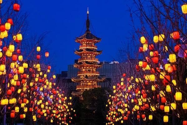 非遗焕新生 商圈增活力丨沉浸体验龙华祈福迎新 邂逅上海本土非遗宝藏