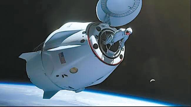 700公里高空，SpaceX完成史上首次商业太空行走