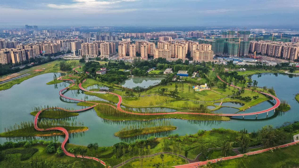成都新津区红石涵养湿地公园：一座集休闲娱乐于一体的生态公园