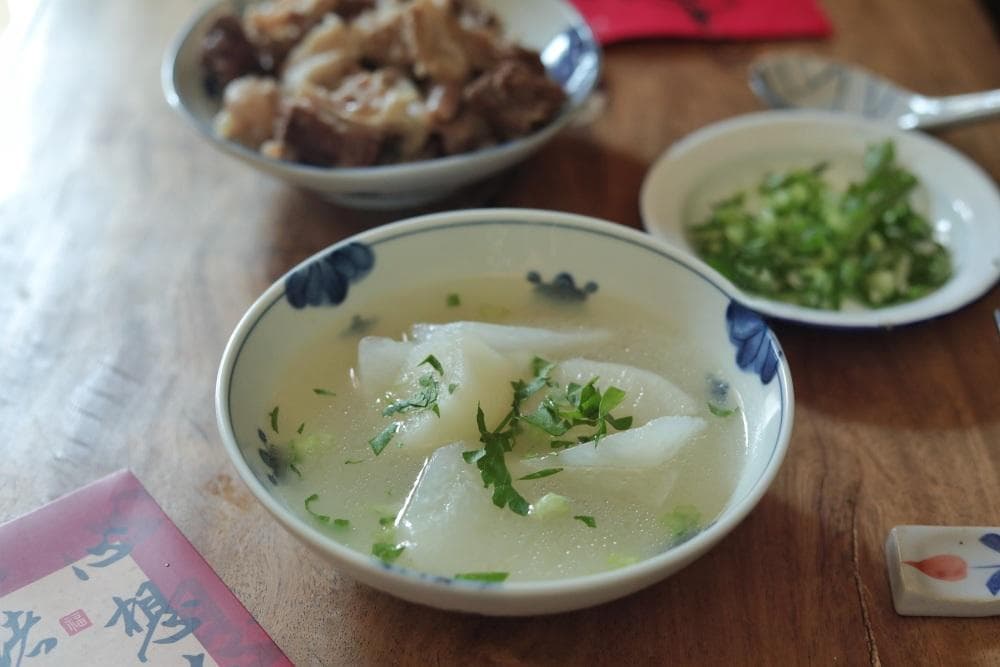 清淡的一汤一菜，既能补充体能增强体质，还能理气消食