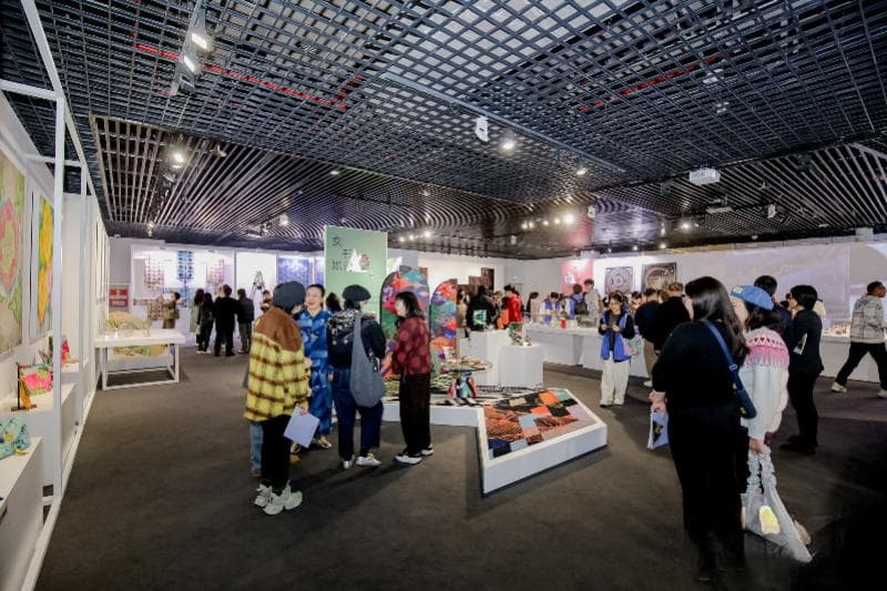 300余件艺术精品亮相！非遗当代艺术设计展在深启幕