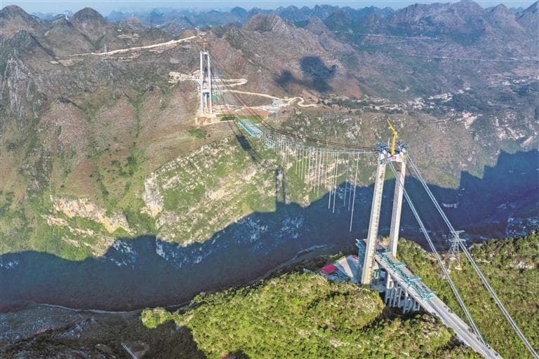 花江峡谷大桥长成记