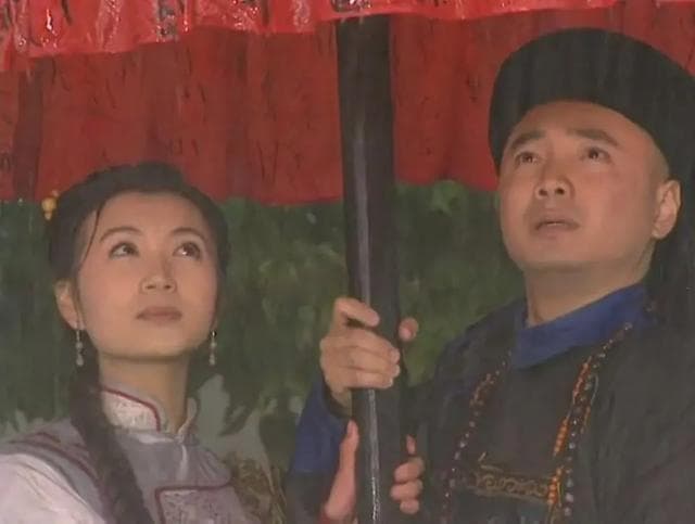 《李卫当官》演员现状：一对夫妻成最佳绿叶，小配角于谦火大发了