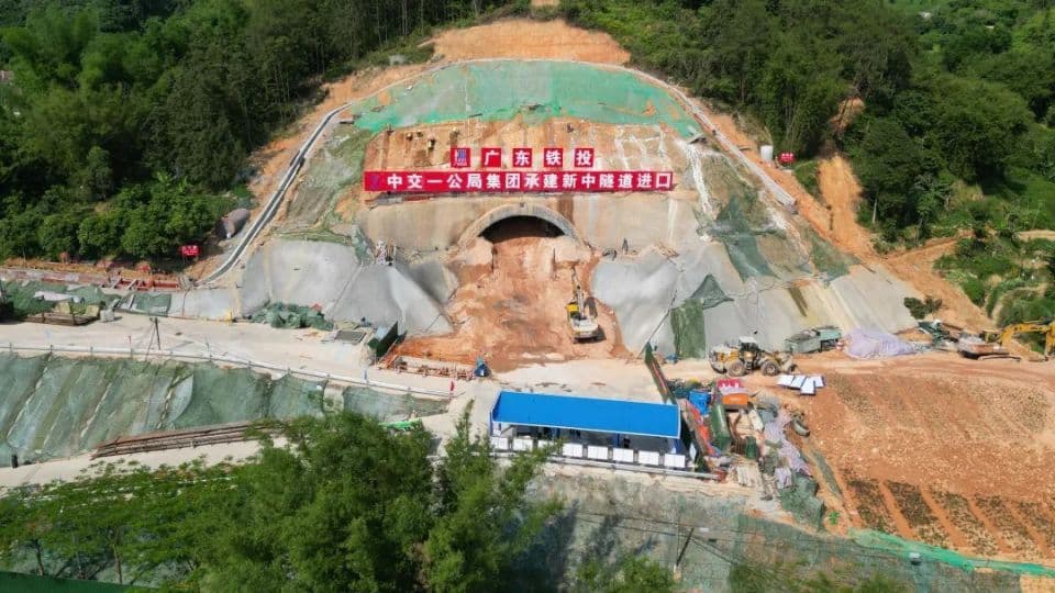 南深高铁广东段建设新进展：多个重点工程有序推进